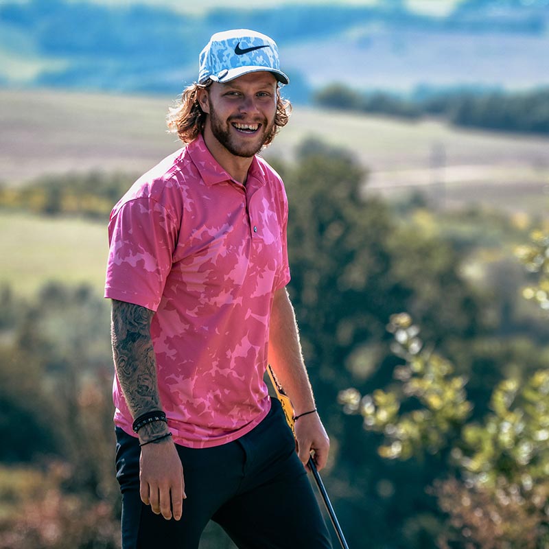 David Pastrňák na golfu v Berouně